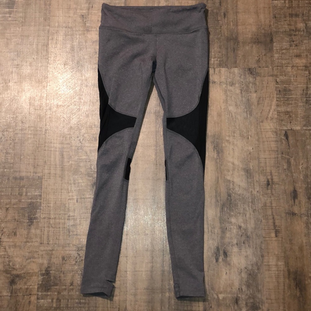 ALO YOGA leggings🤍